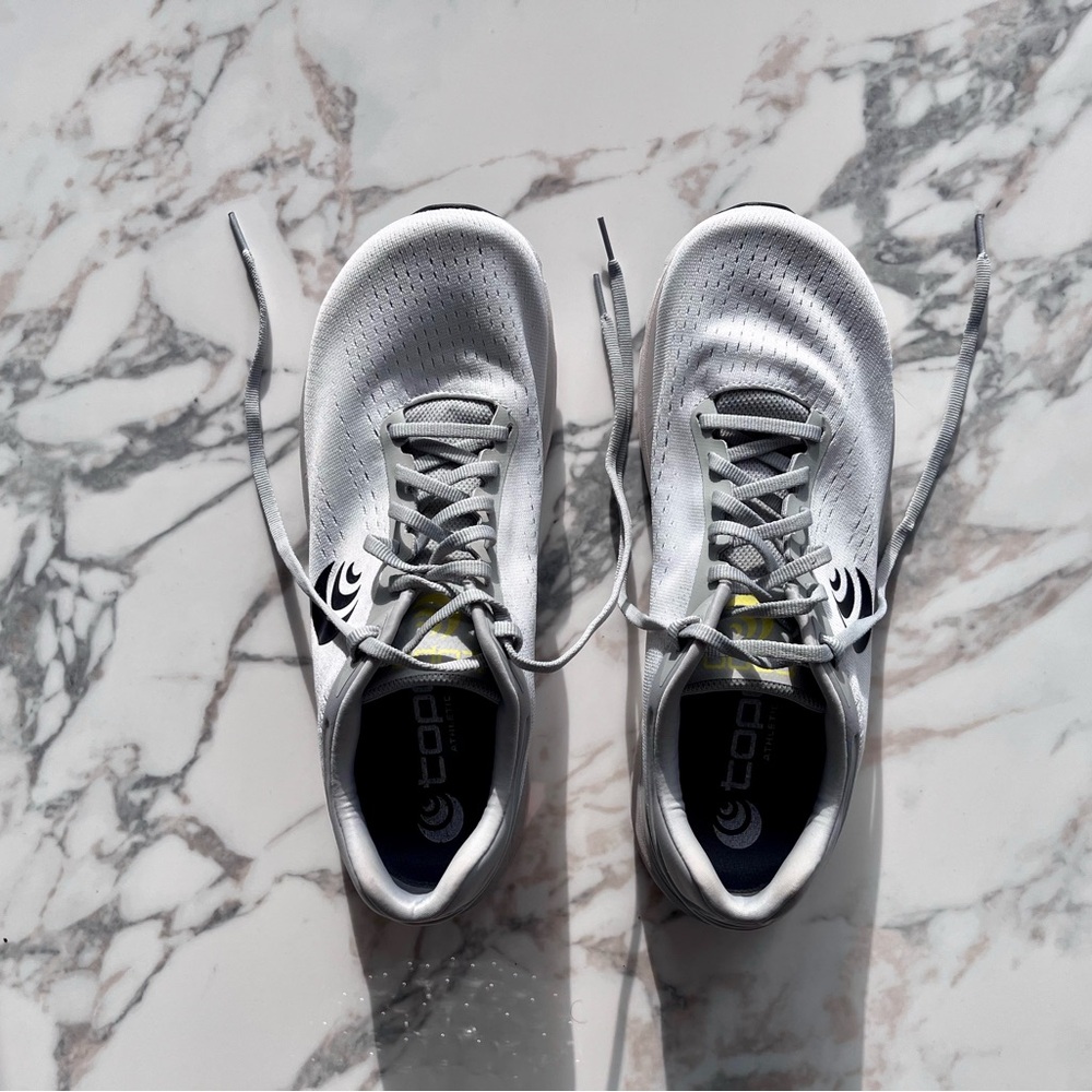 Light Gray Men's Running Sneakers - Breathable Athletic Shoes